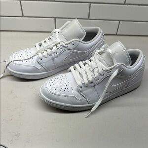 Nike Classic White Low-Top Jordan Sneakers